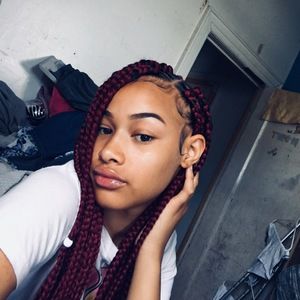 Meet your Posher, Iyana